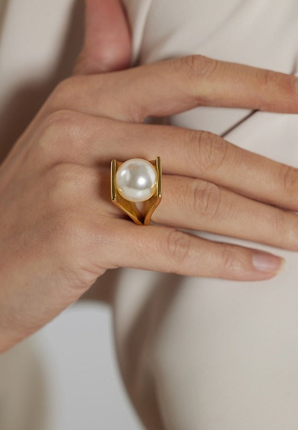 Elegant Angular Pearl Ring - Silk Twigs