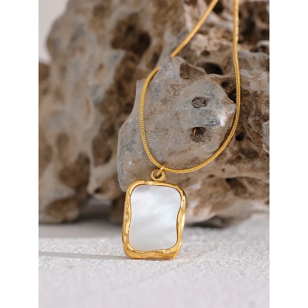 Minimalist Irregular Square Necklace - Silk Twigs