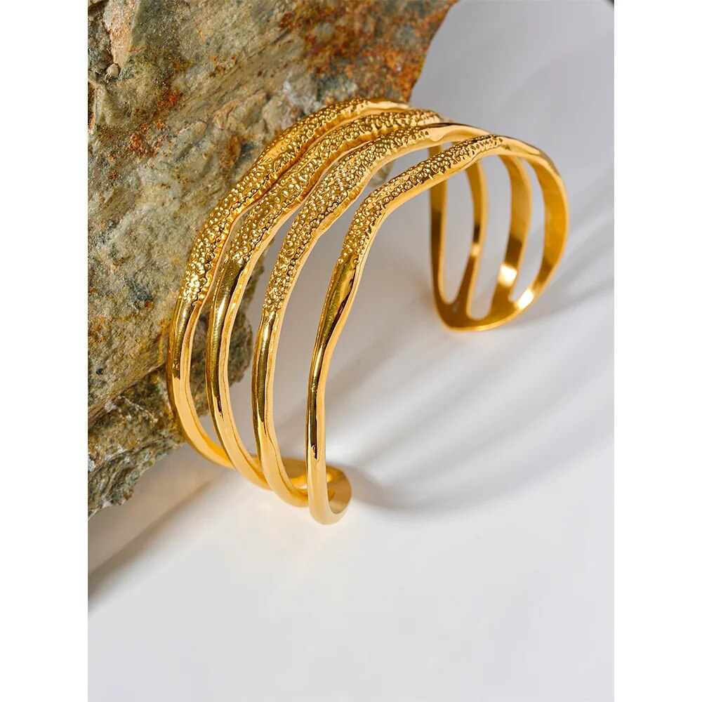 Hammered Rugged Texture Bracelet - Silk Twigs